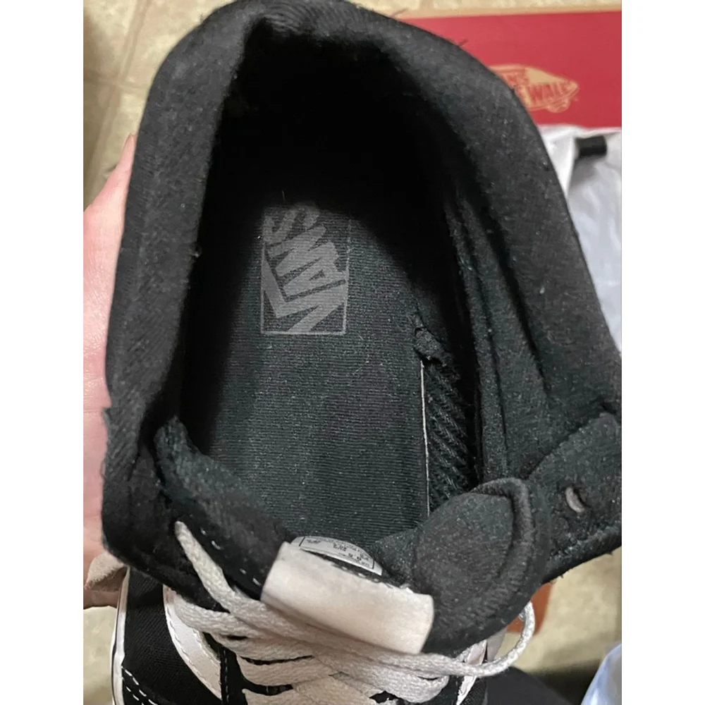 Women's Vans Ward Hi Sneakers Black/White US 9.5 men’s size 8